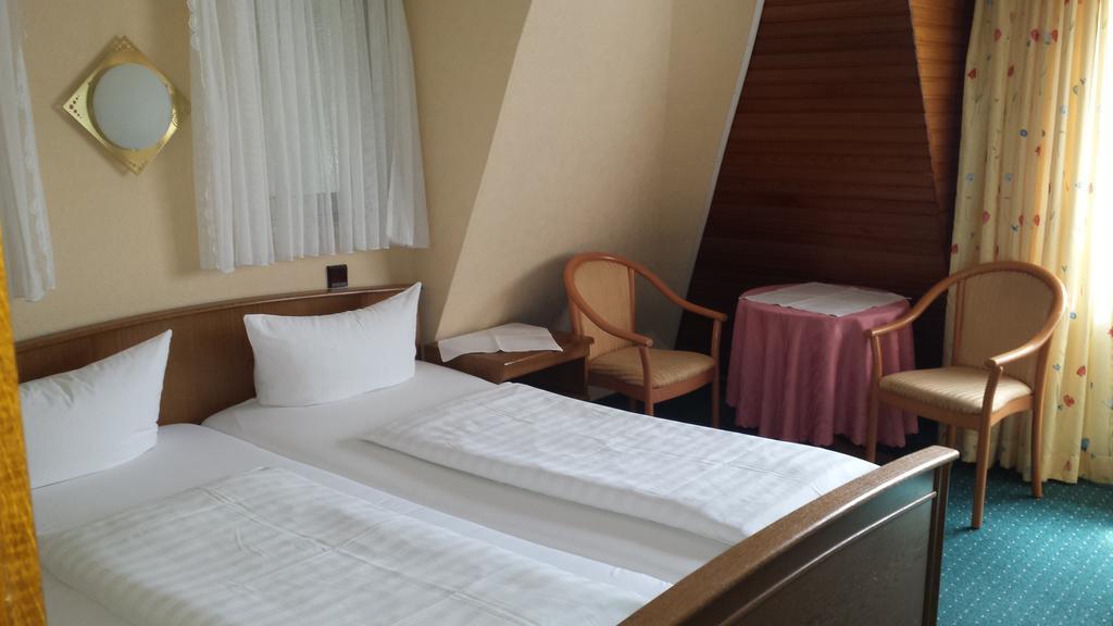 Gartenhotel คัมพ์-บอร์นโฮเฟน ห้อง รูปภาพ